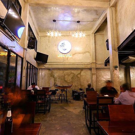 Hanu Hostel Bangkok Exterior photo