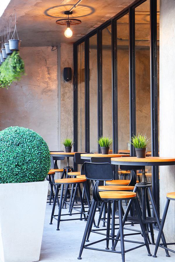 Hanu Hostel Bangkok Exterior photo
