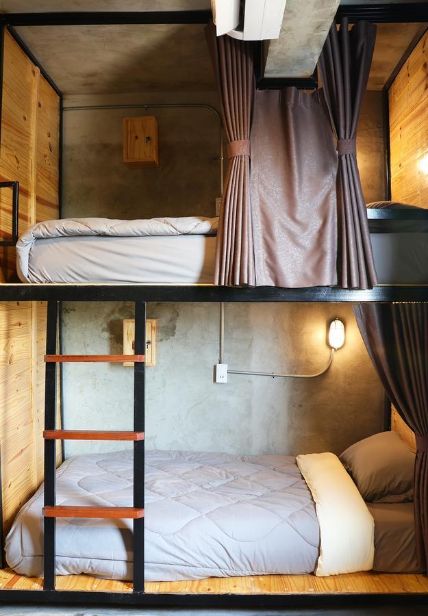 Hanu Hostel Bangkok Exterior photo