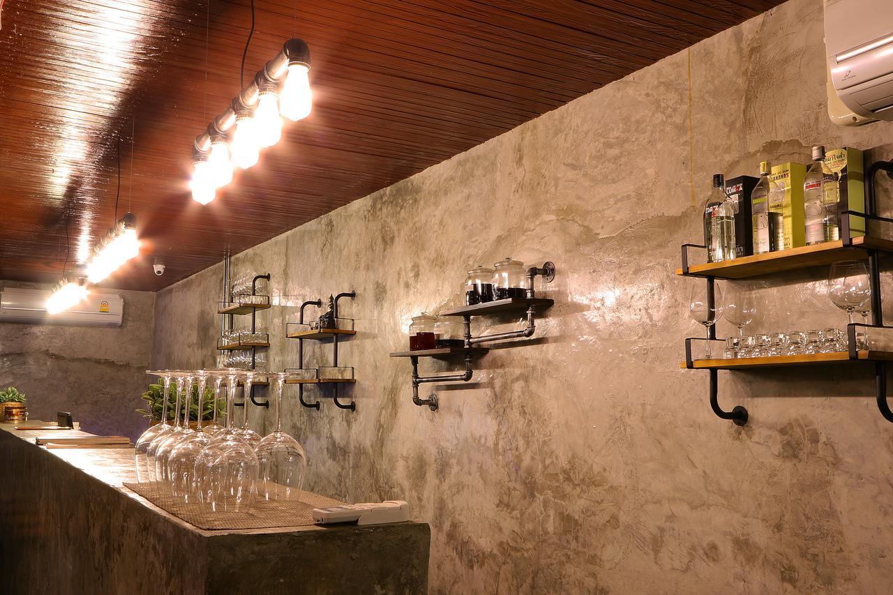 Hanu Hostel Bangkok Exterior photo