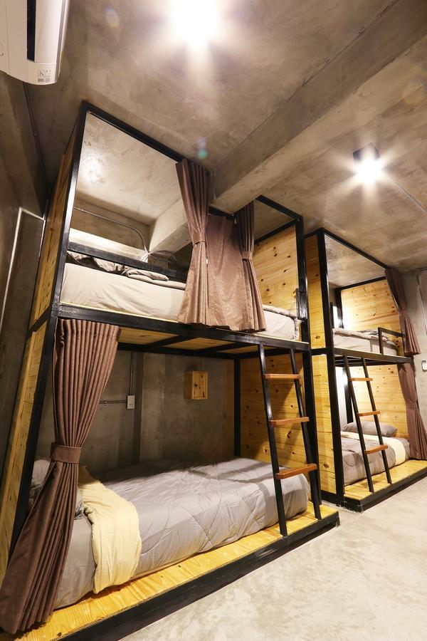 Hanu Hostel Bangkok Exterior photo