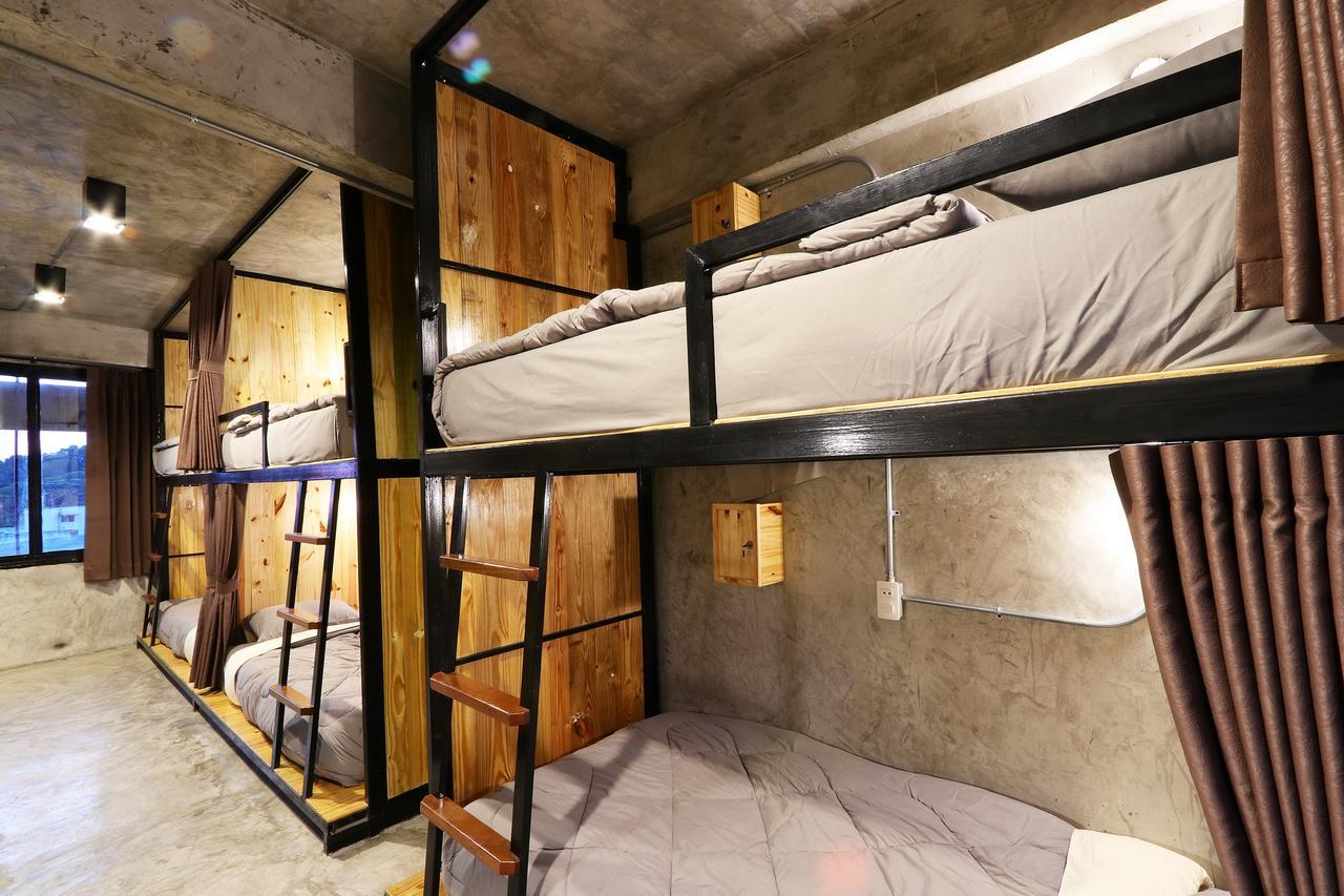 Hanu Hostel Bangkok Exterior photo
