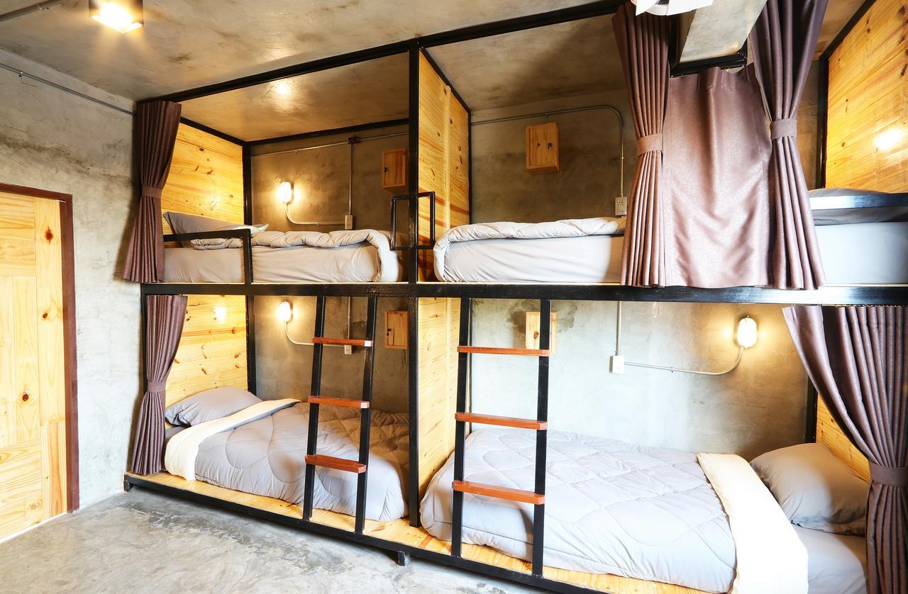 Hanu Hostel Bangkok Exterior photo
