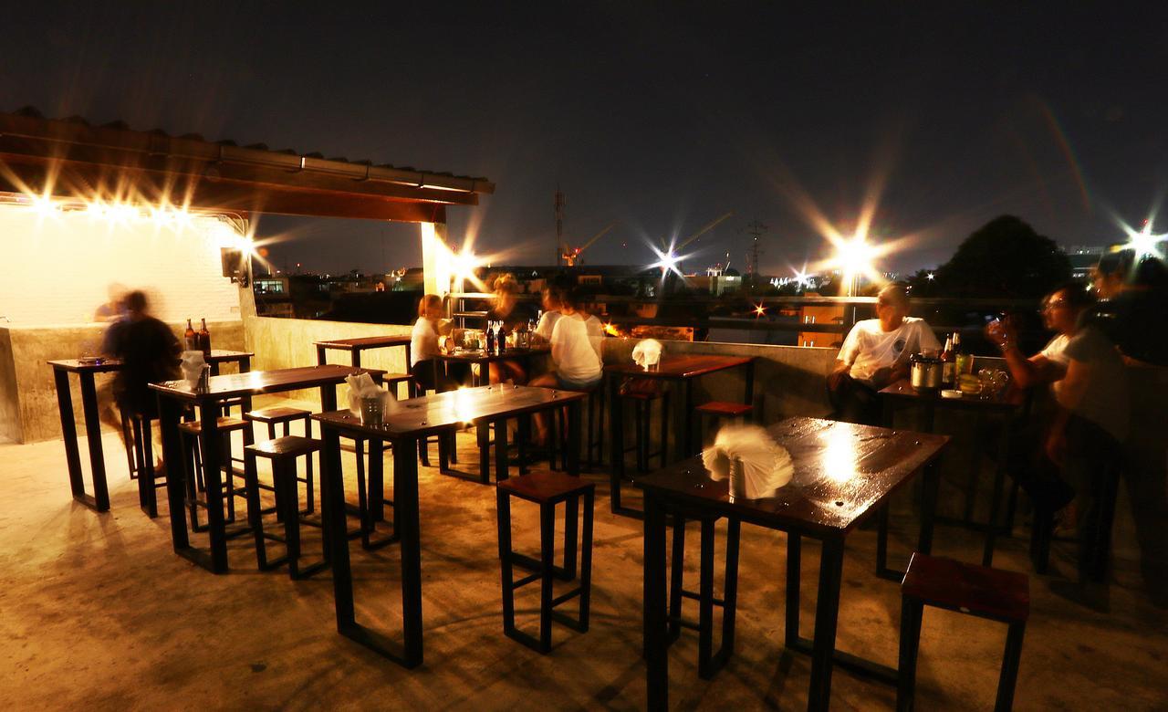 Hanu Hostel Bangkok Exterior photo