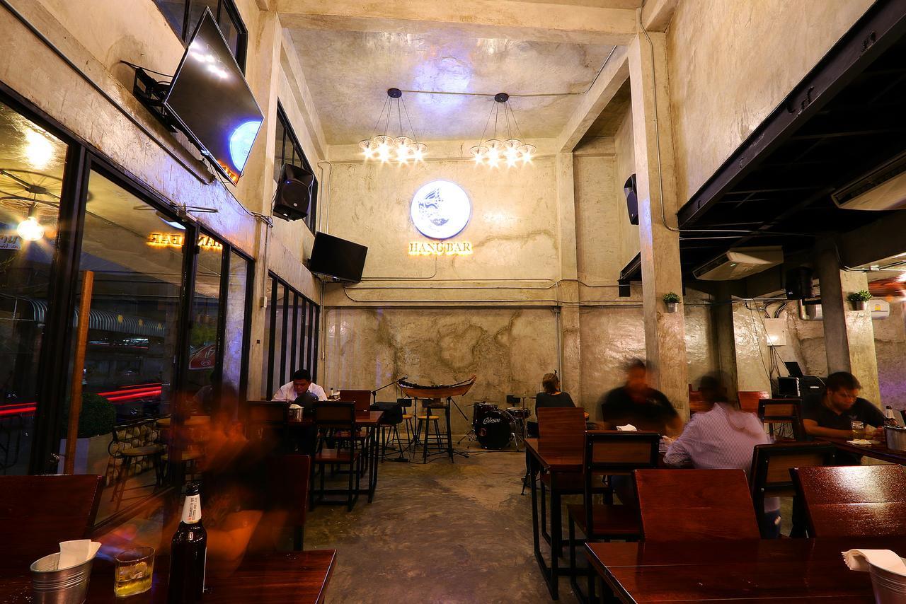 Hanu Hostel Bangkok Exterior photo